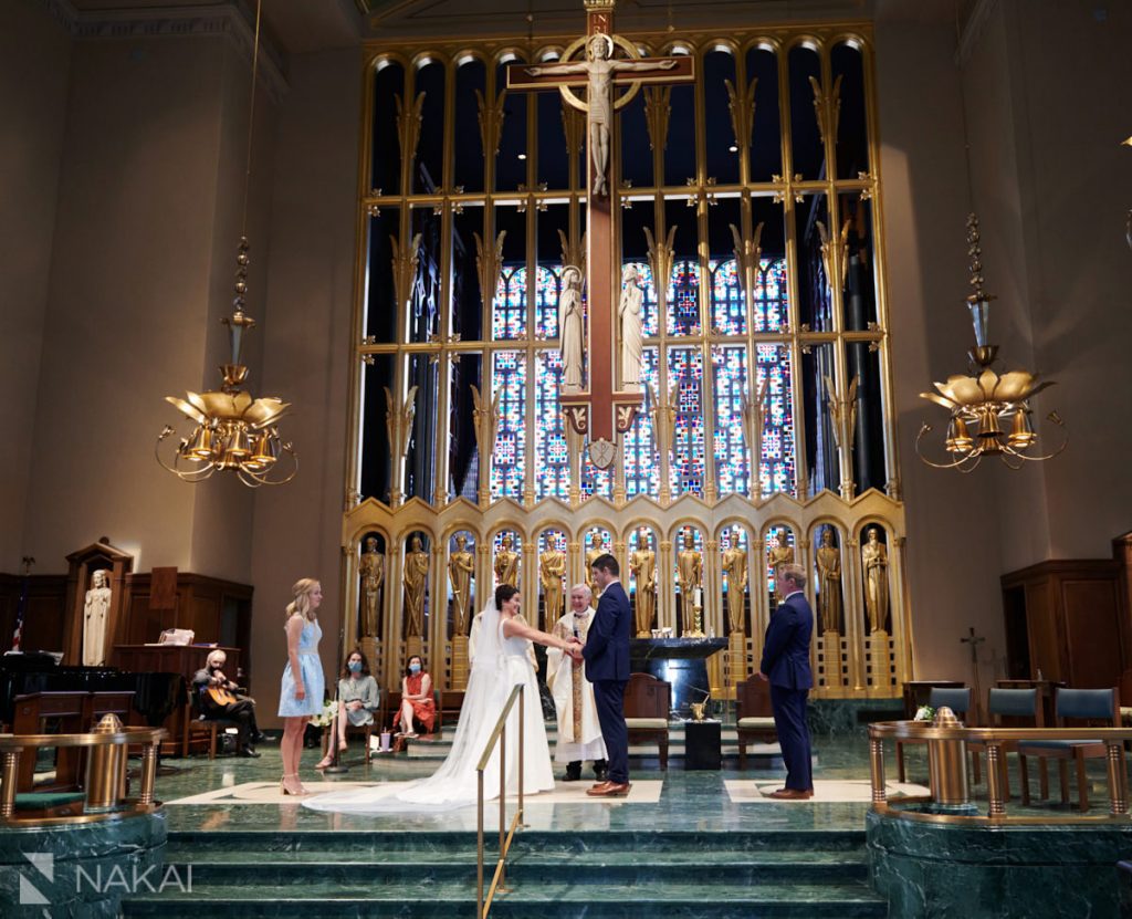 chicago covid church wedding photographer
