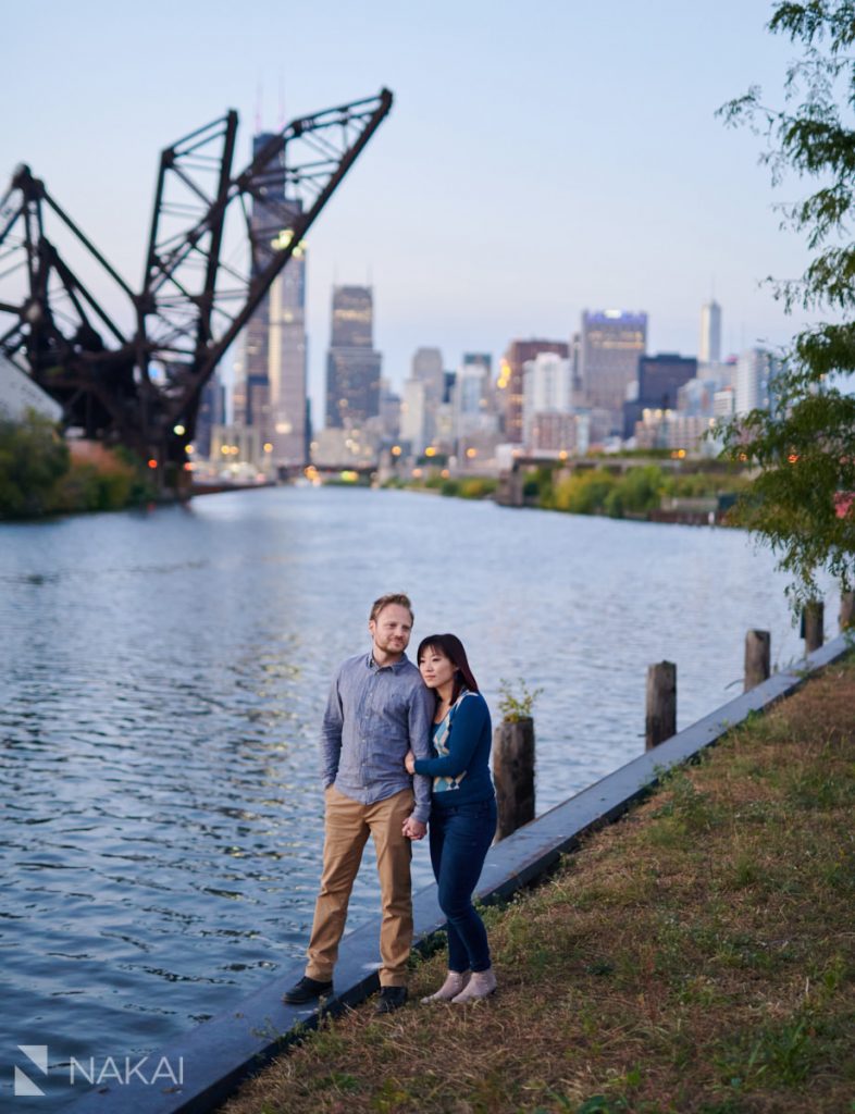 chicago nighttime engagement photographer skyline