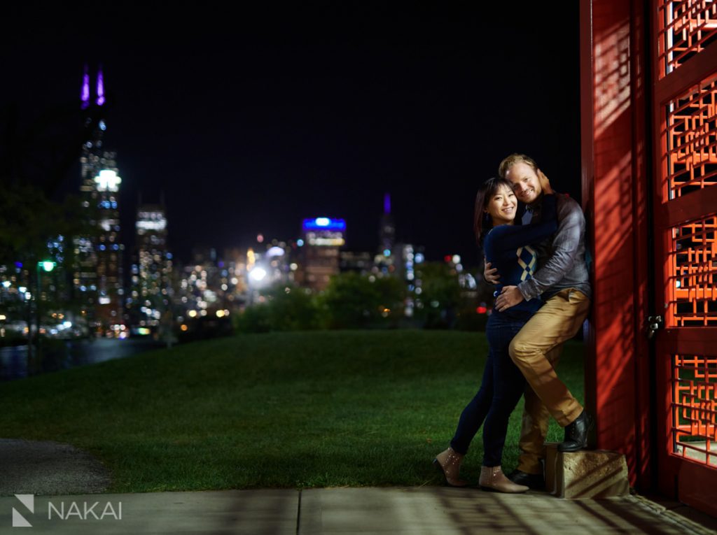 chicago nighttime engagement picture skyline