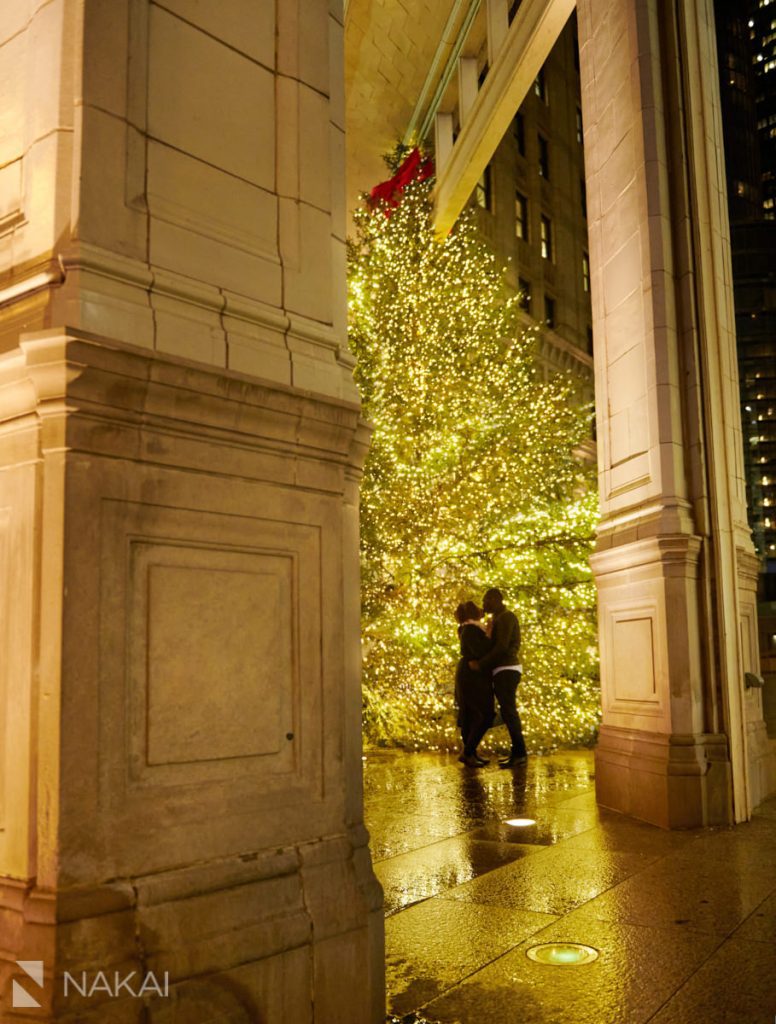 chicago winter proposal photographer Christmas tree picture Wrigley building