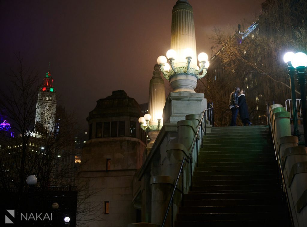 chicago winter proposal photographer at night