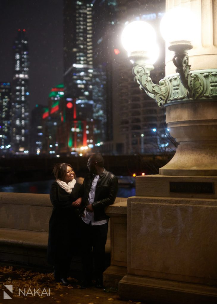 chicago winter proposal photographer at night