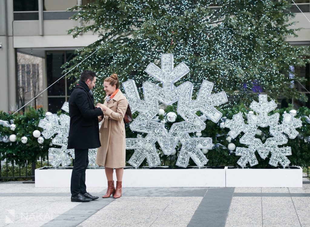 chicago proposal photographers winter Christmas tree