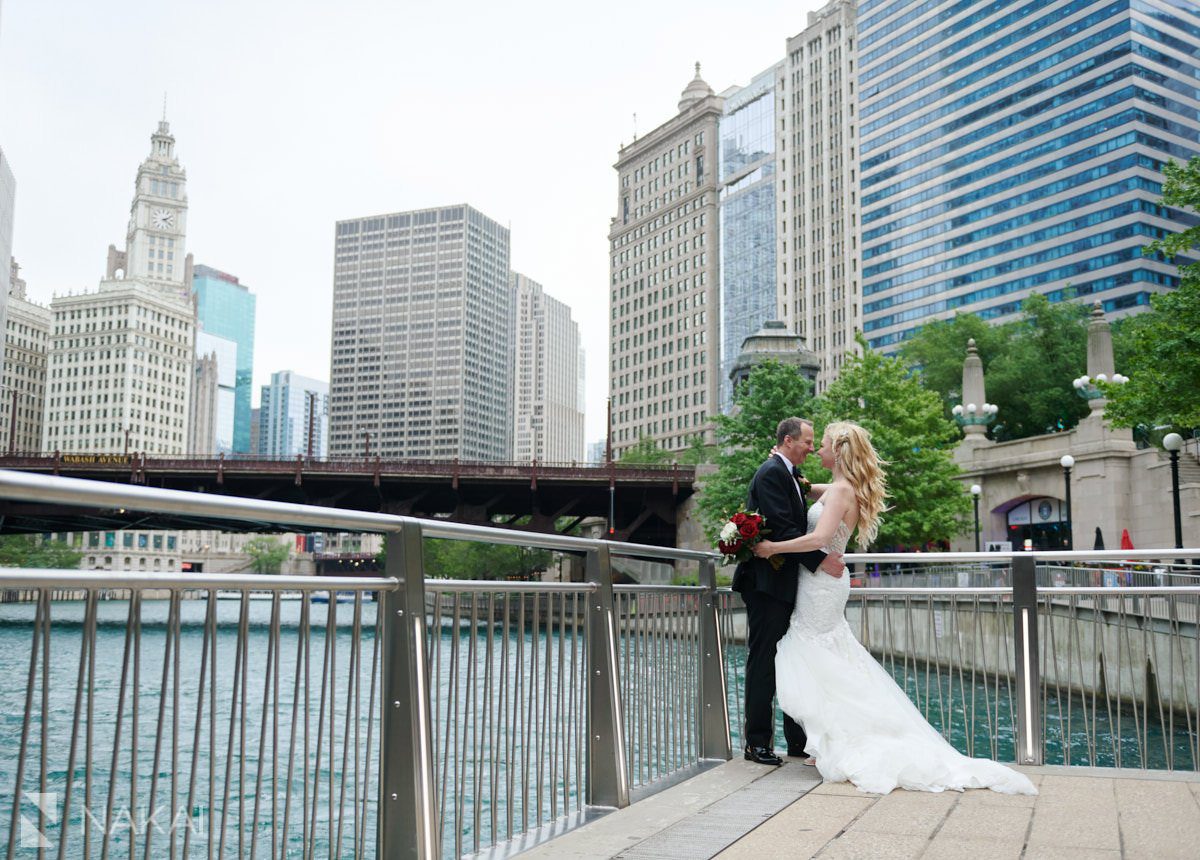 riverwalk chicago wedding photos bride and groom