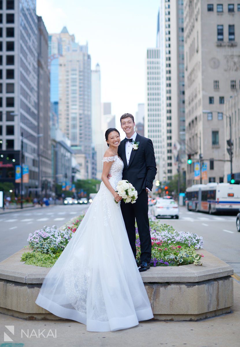 beautiful chicago wedding photos Michigan Avenue