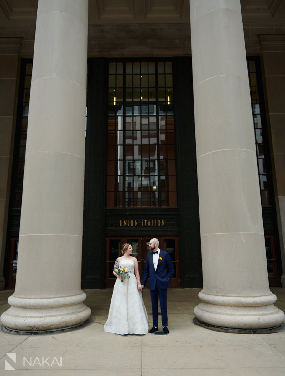 chicago union station wedding photographer bride groom