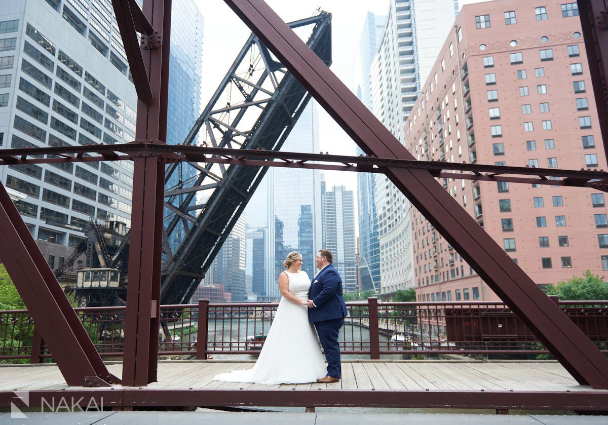 chicago kinzie bridge wedding photos