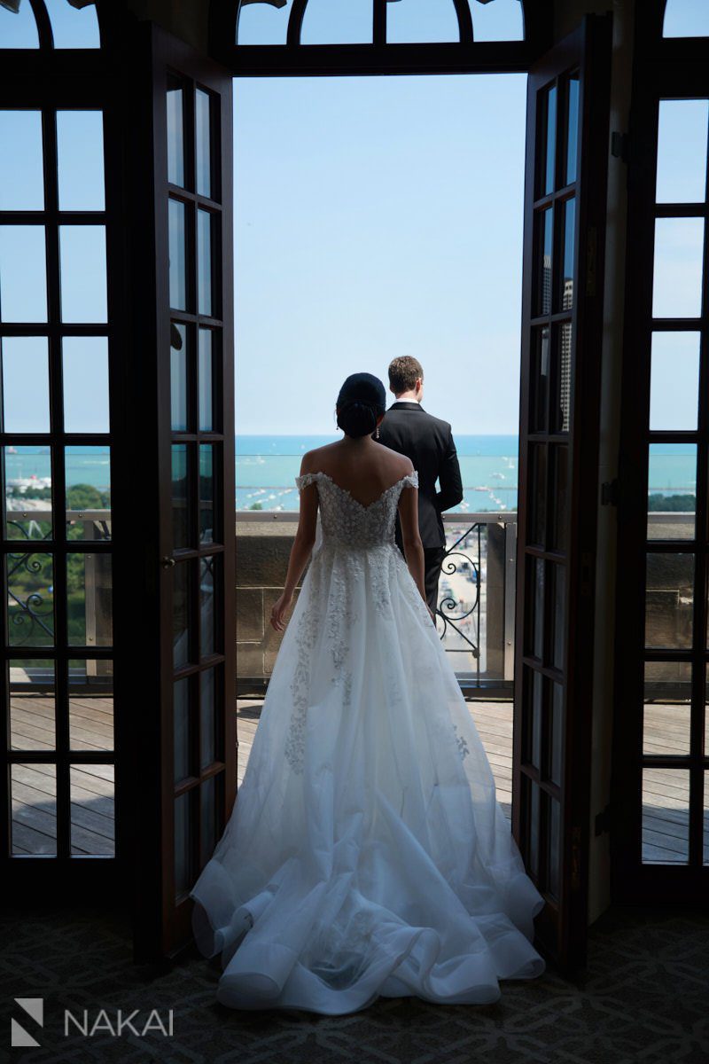 university club of chicago wedding photographer bride and groom