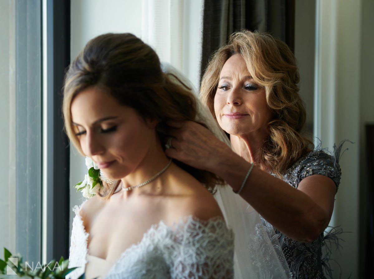Chicago LondonHouse wedding pictures getting ready bride