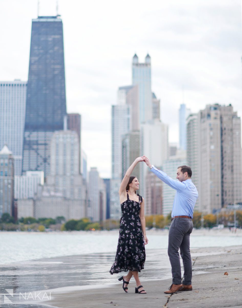 fun chicago engagement photos north ave skyline