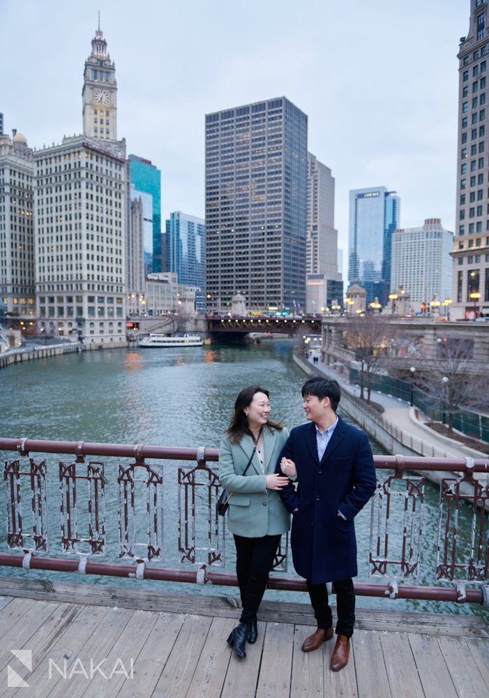 downtown chicago engagement photos riverwalk