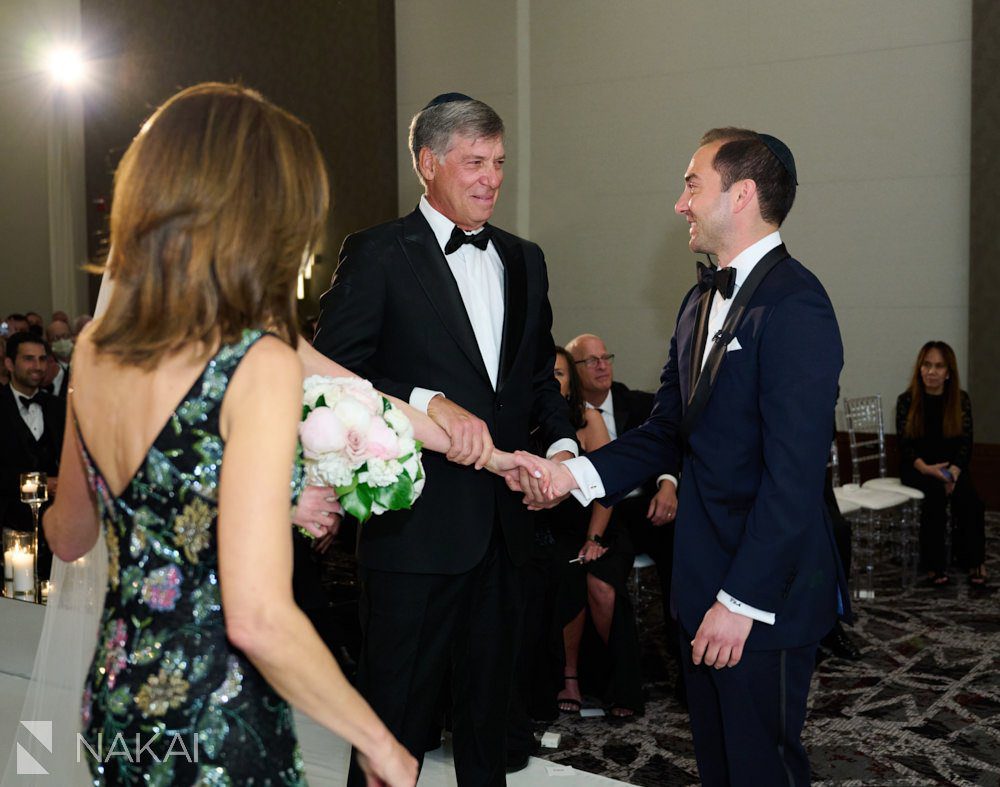 loews chicago wedding pictures ceremony jewish