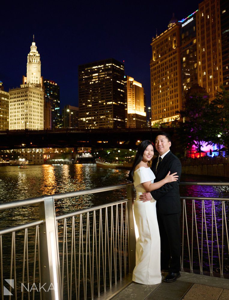 top chicago engagement spots photos riverwalk
