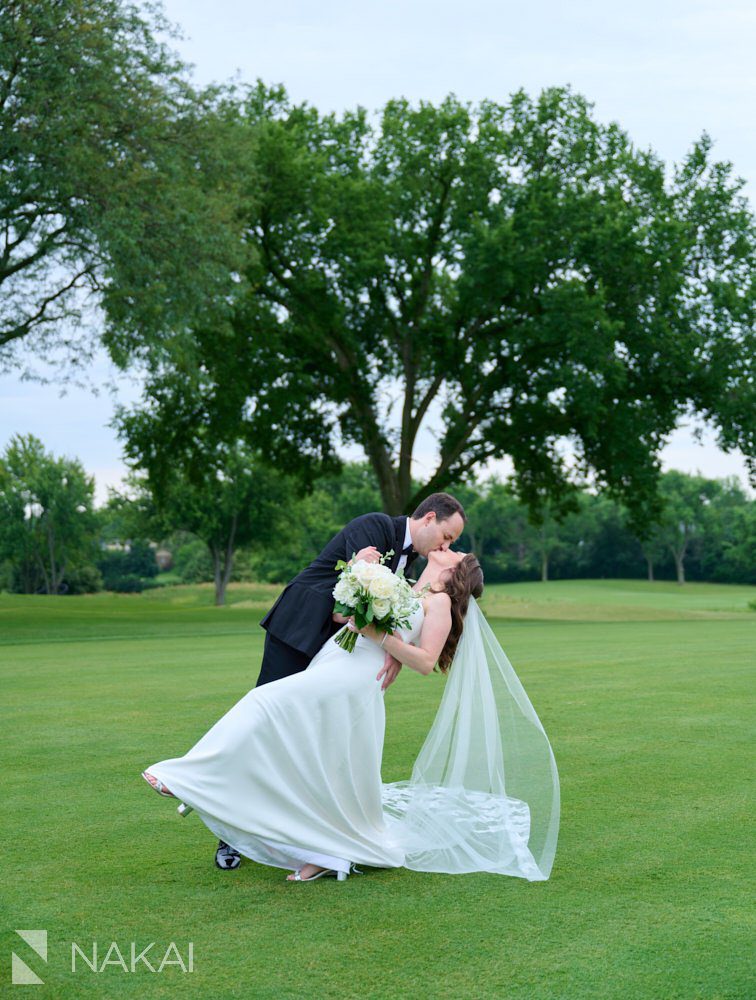 twin orchard CC wedding photos bride and groom