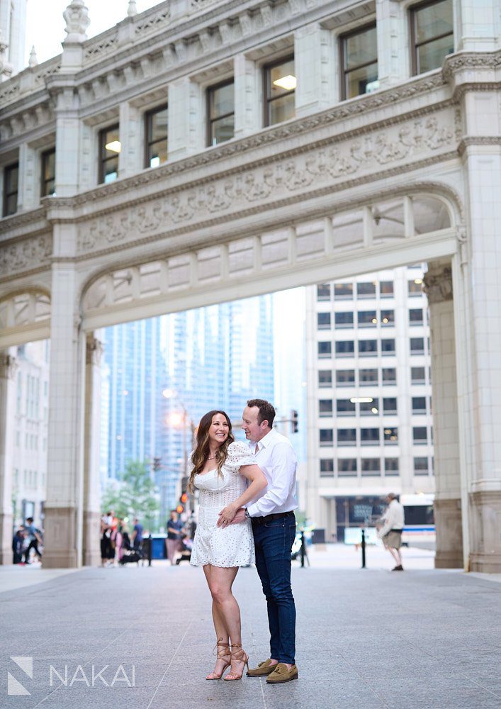 engagement photos in chicago Wrigley building