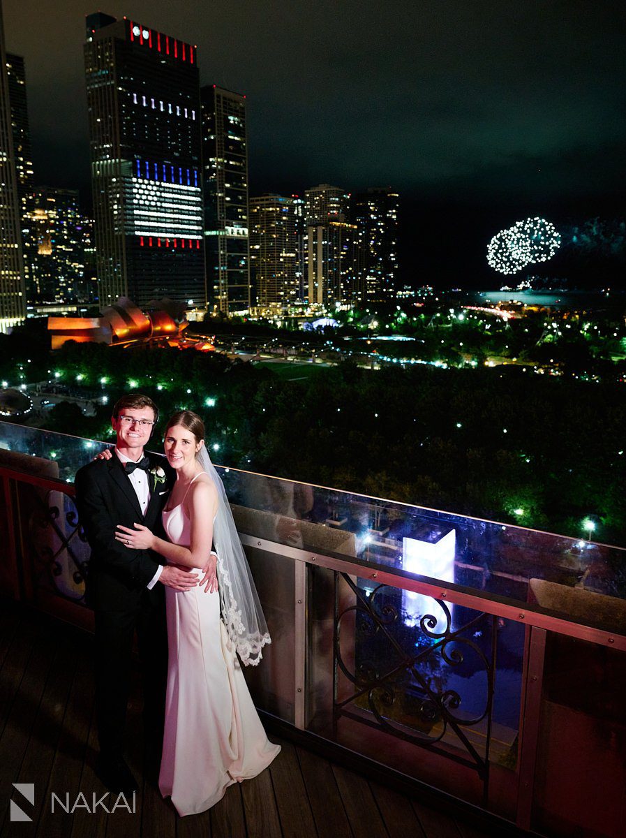 university club of chicago wedding photos rooftop at night fireworks