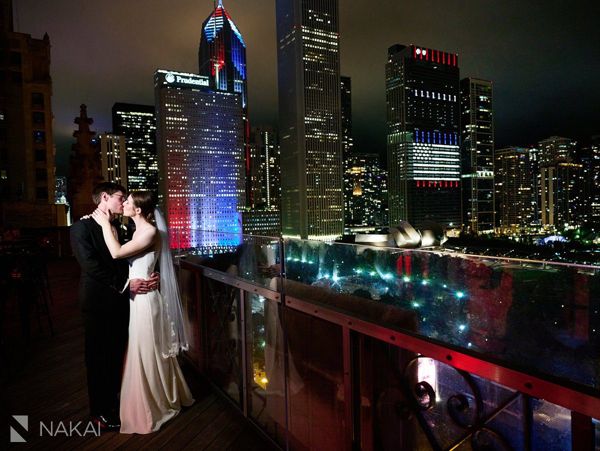 university club of chicago wedding photos rooftop at night