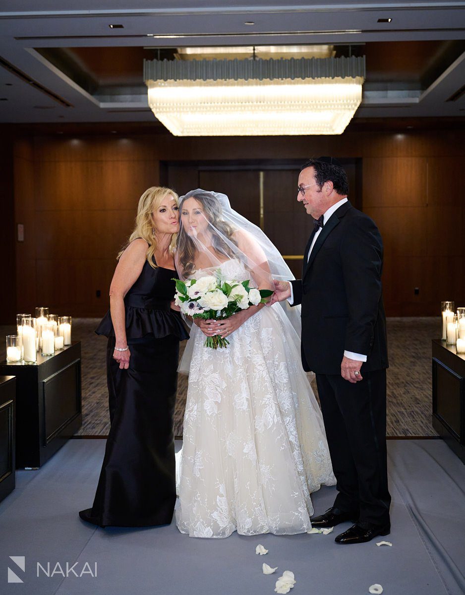 chicago ritz carlton wedding photos ceremony jewish