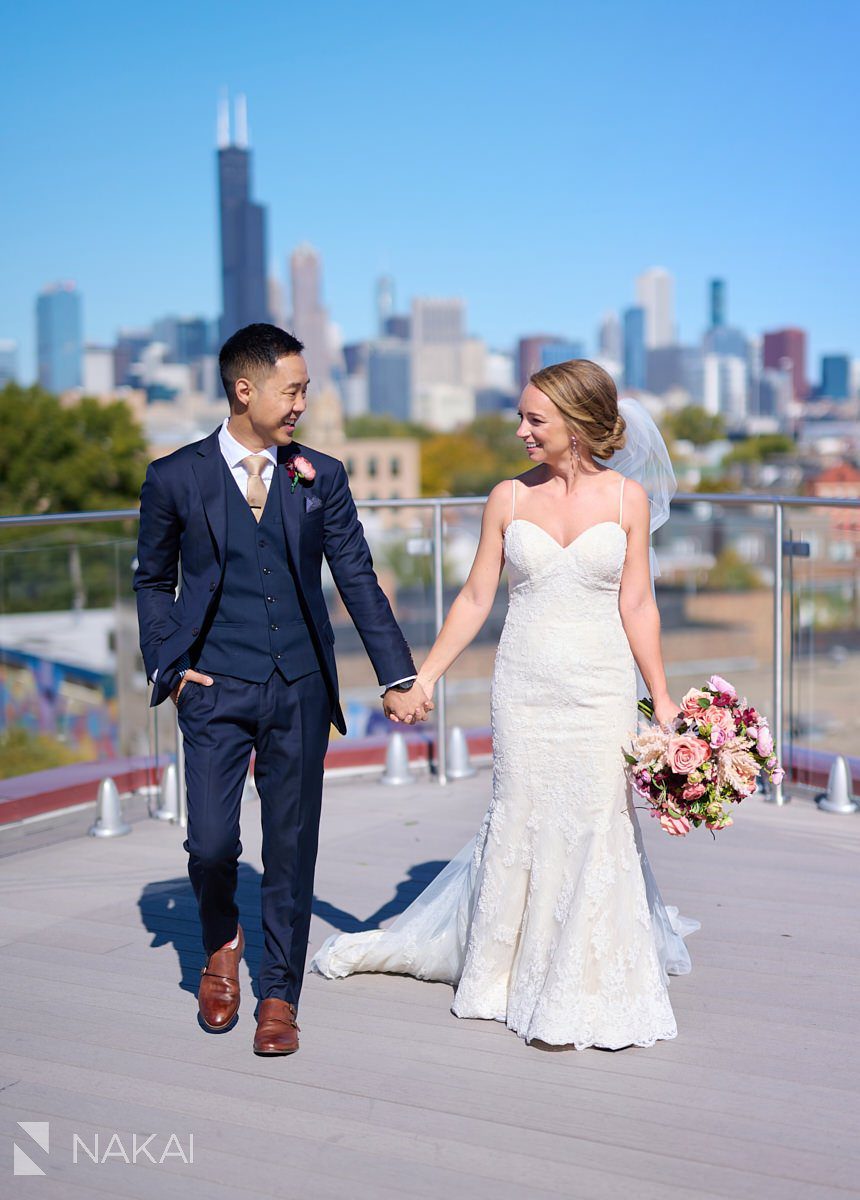 lacuna lofts wedding photos rooftop bride groom chicago skyline