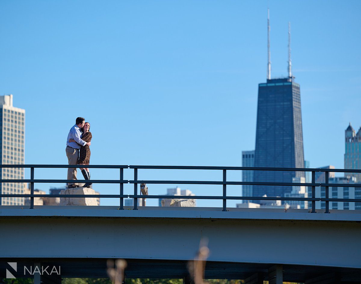 Lincoln park engagement session photos fall chicago skyline