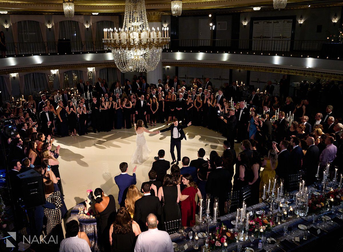 chicago intercontinental wedding photos reception first dance bride groom