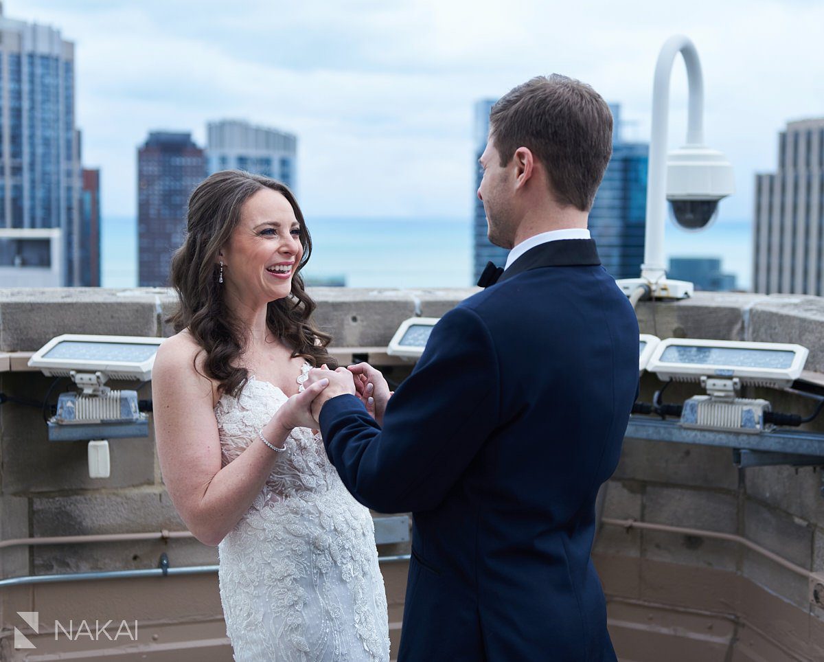 chicago intercontinental wedding photos rooftop first look