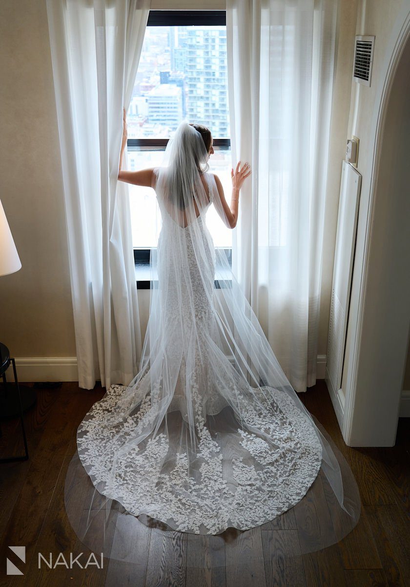 intercontinental chicago wedding photos presidential suite portraits