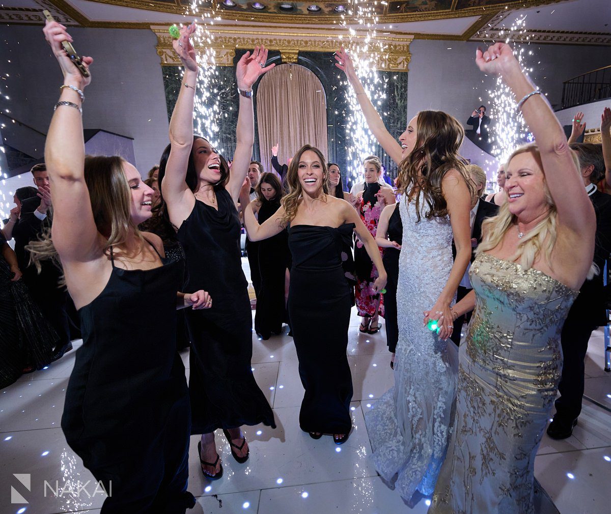 intercontinental chicago wedding photos reception dancing