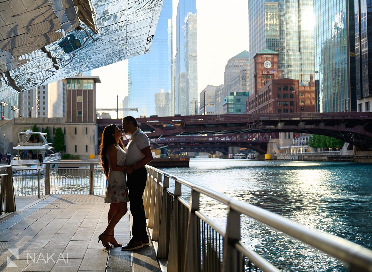romantic chicago engagement photos riverwalk