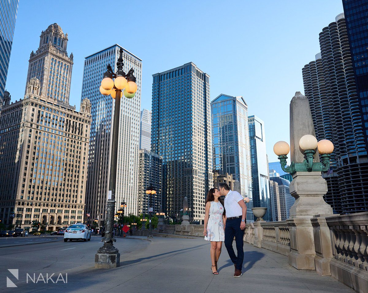 romantic chicago engagement photos Wacker drive riverwalk