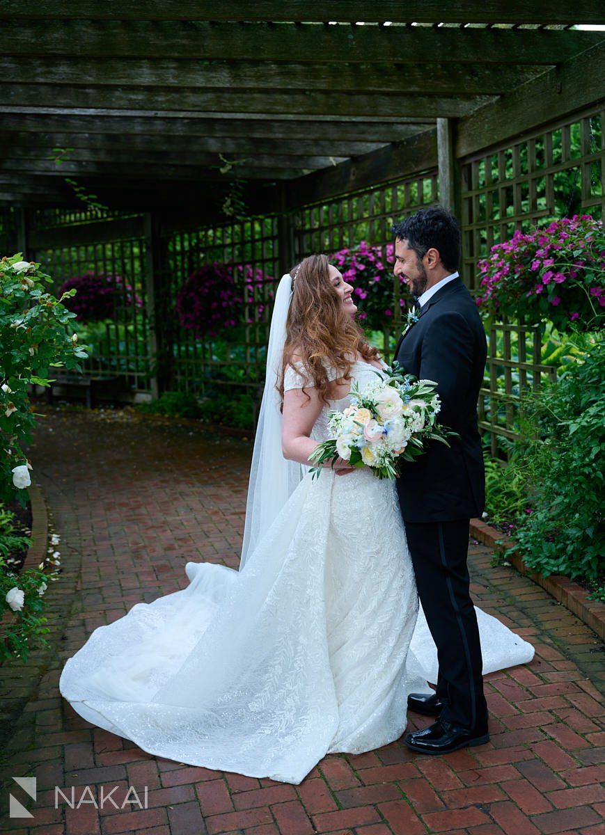 chicago botanic garden wedding photos bride and groom rose garden