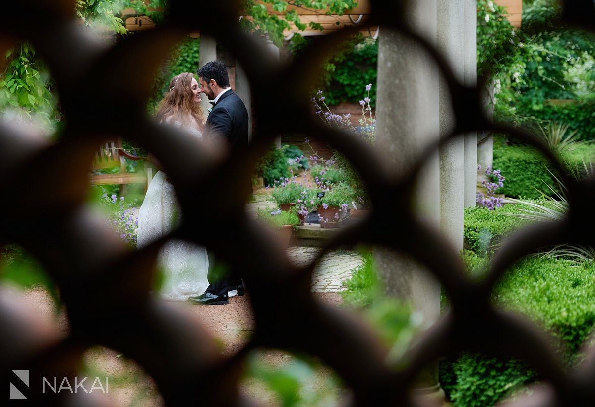 chicago botanic garden wedding photos English walled garden kiss