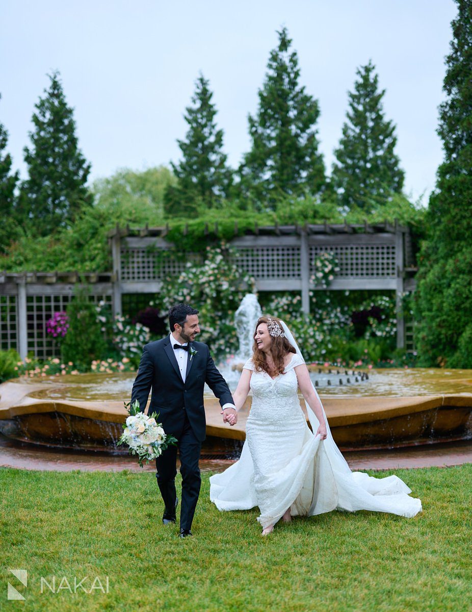chicago botanic garden wedding photos bride and groom rose garden
