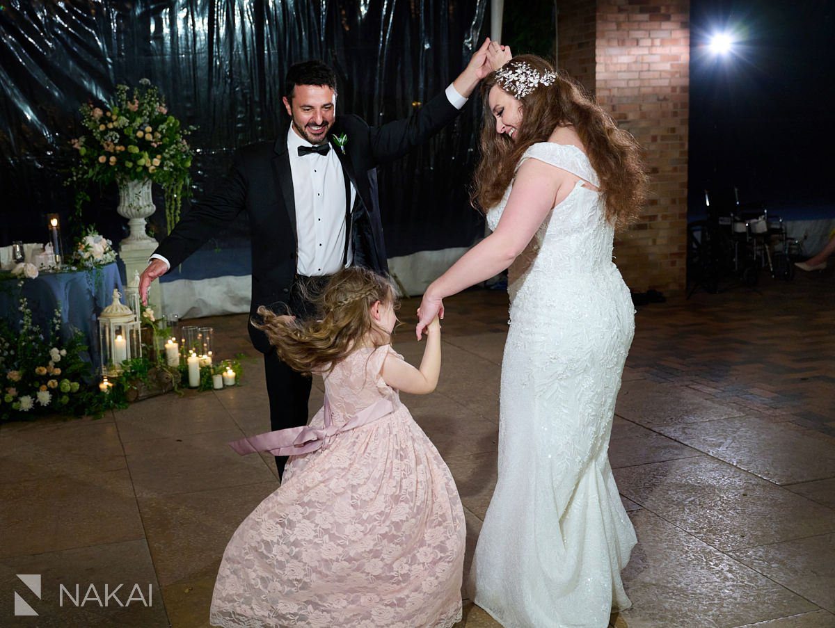 chicago botanic garden wedding photos reception dancing