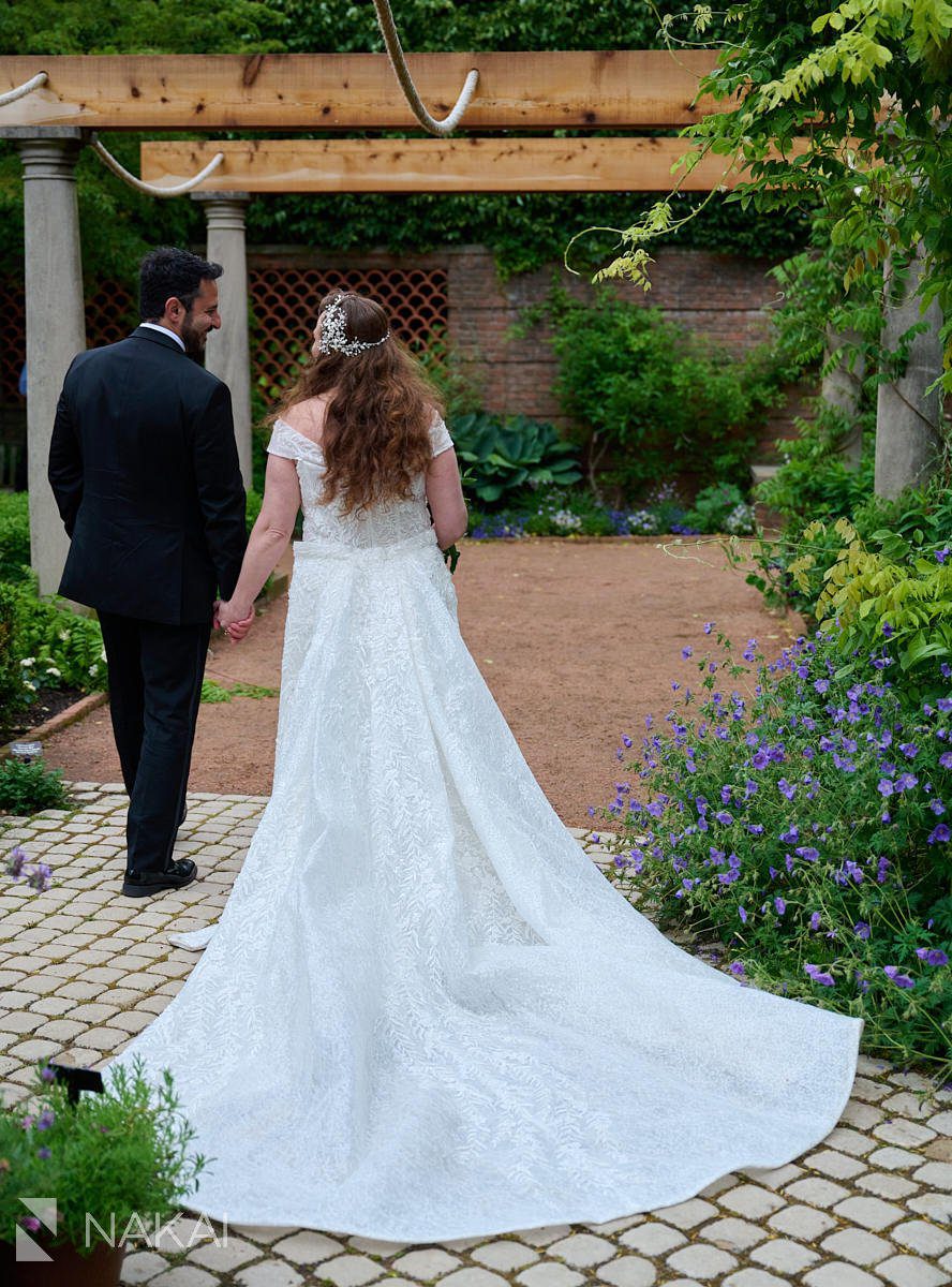 chicago botanic garden wedding photos bride and groom