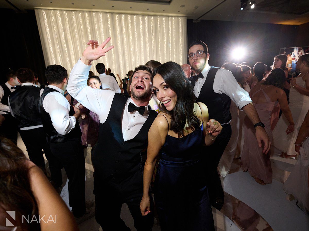 loews chicago wedding photos dancing