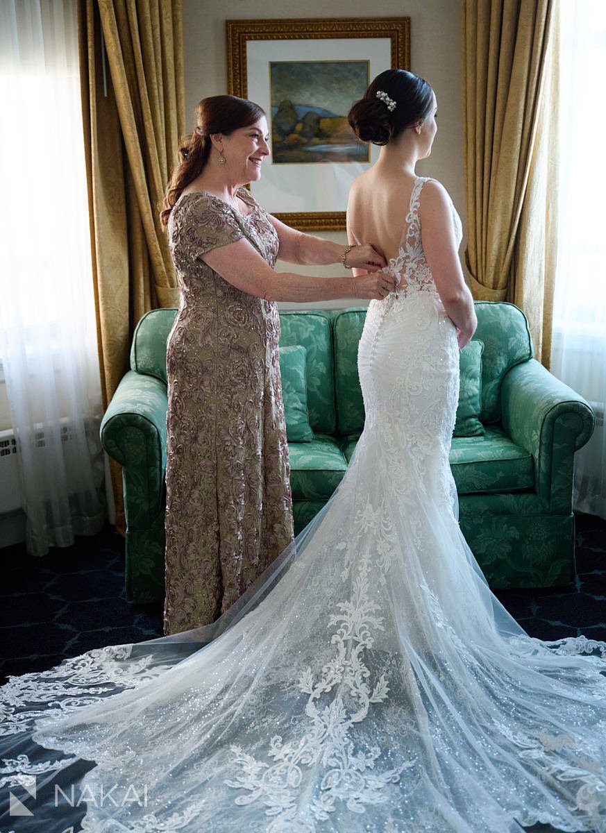 the drake chicago wedding photos bride getting ready