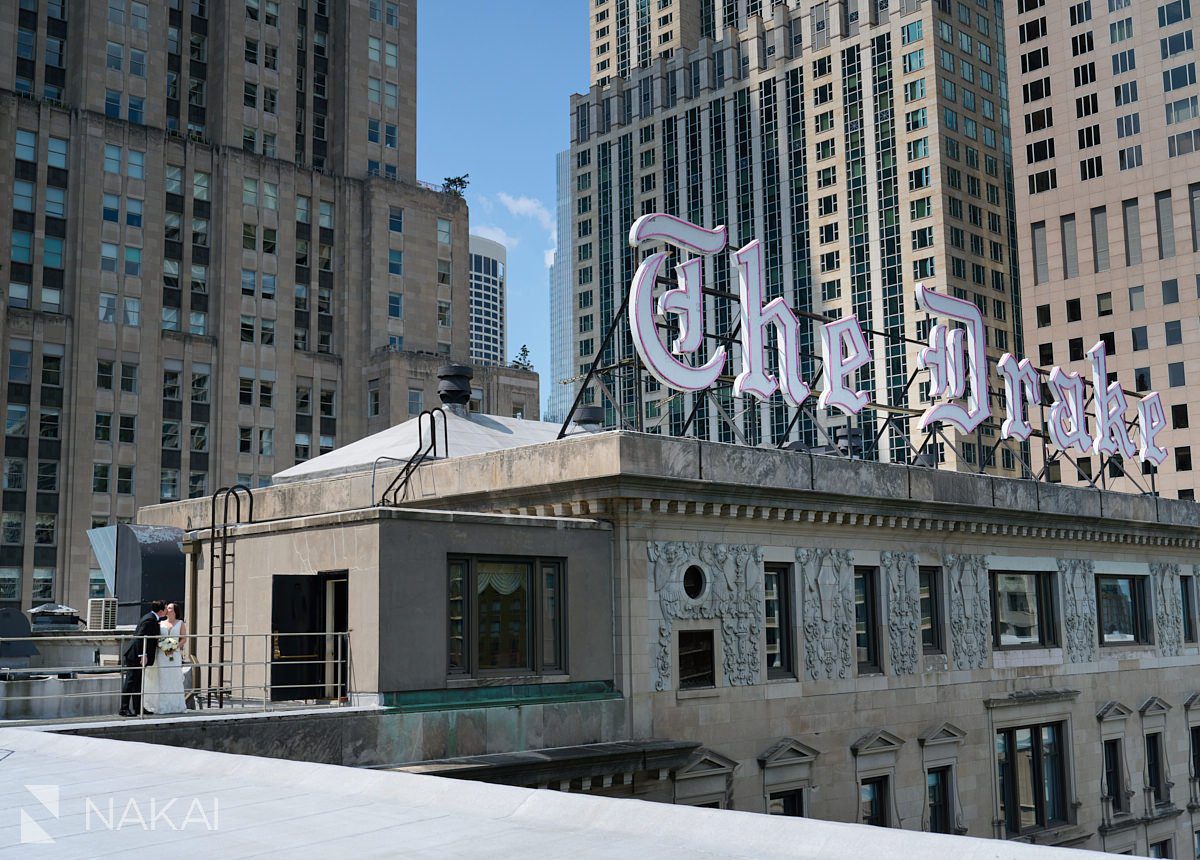 the drake chicago wedding photo rooftop bride and groom