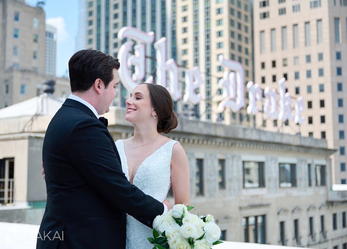 the drake chicago wedding photo roof bride and groom