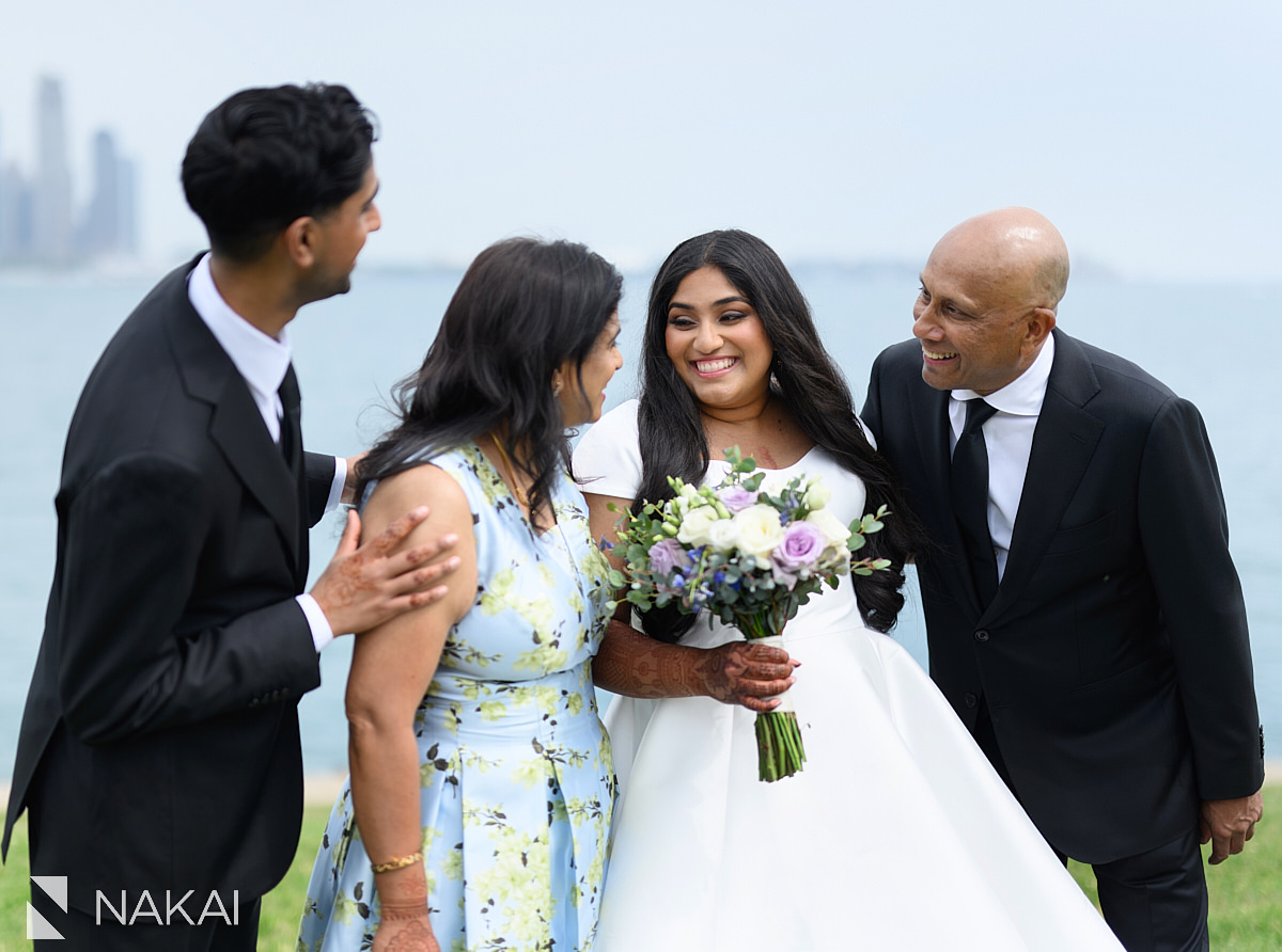 chicago planetarium wedding pictures bride and groom skyline