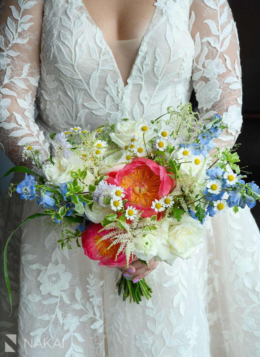 chicago bride wedding details bouquet