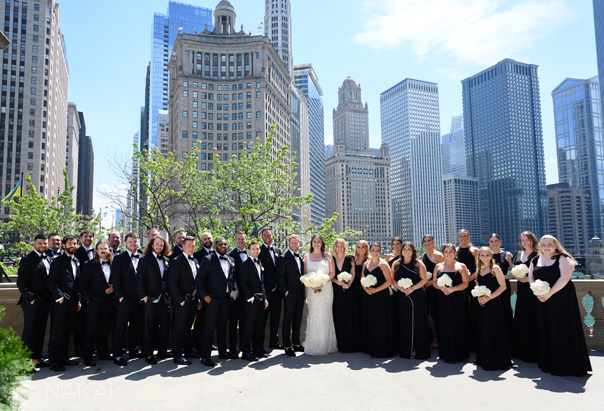 chicago wedding photos by Wrigley Building