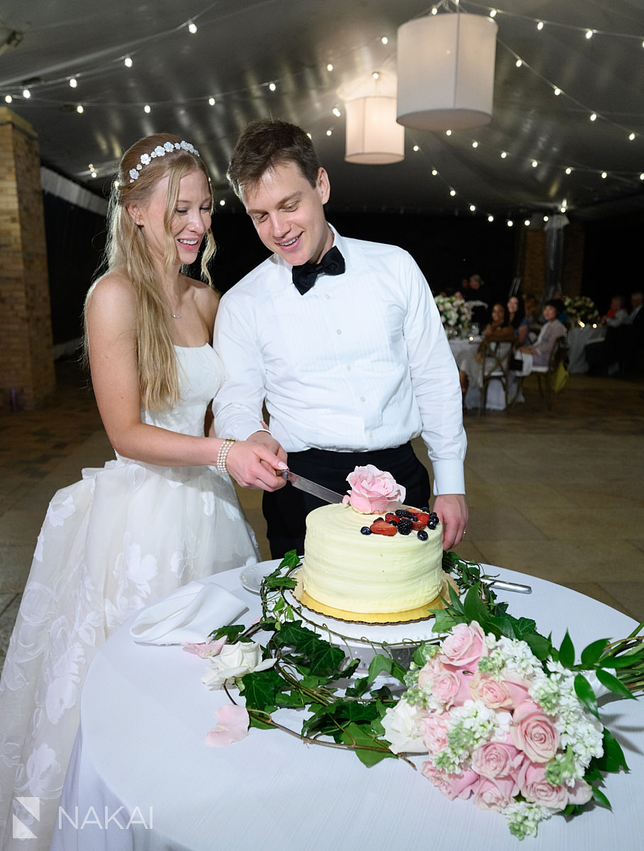 chicago botanic garden wedding first dance cake cutting