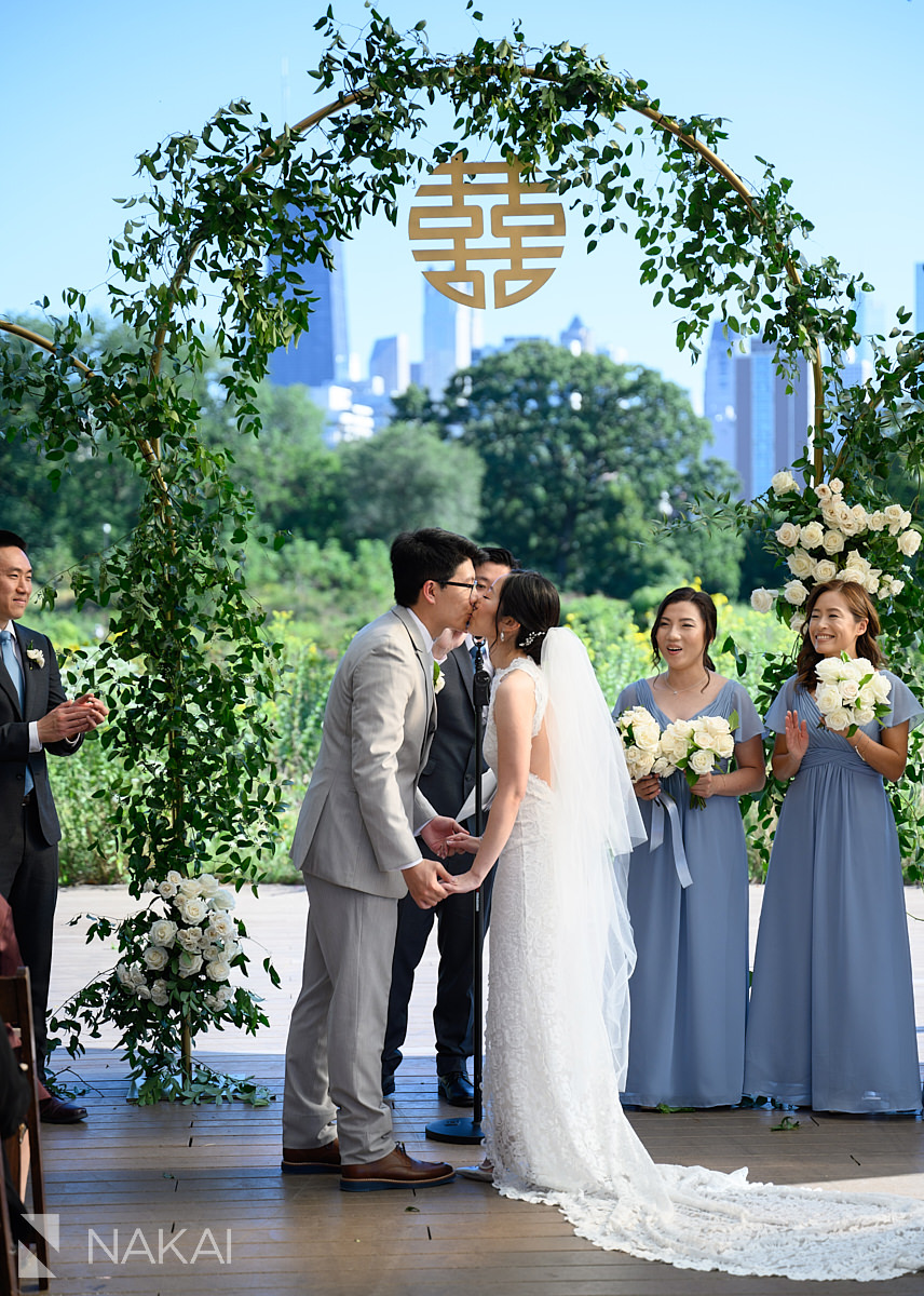 chicago honeycomb wedding photos ceremony