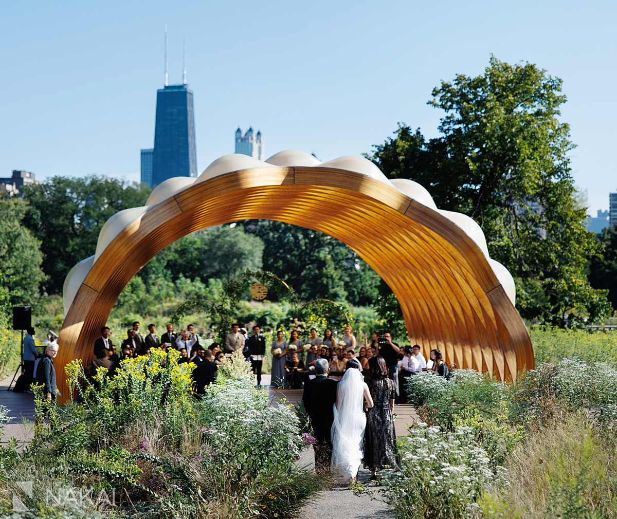 honeycomb chicago wedding ceremony photos peoples gas pavilion
