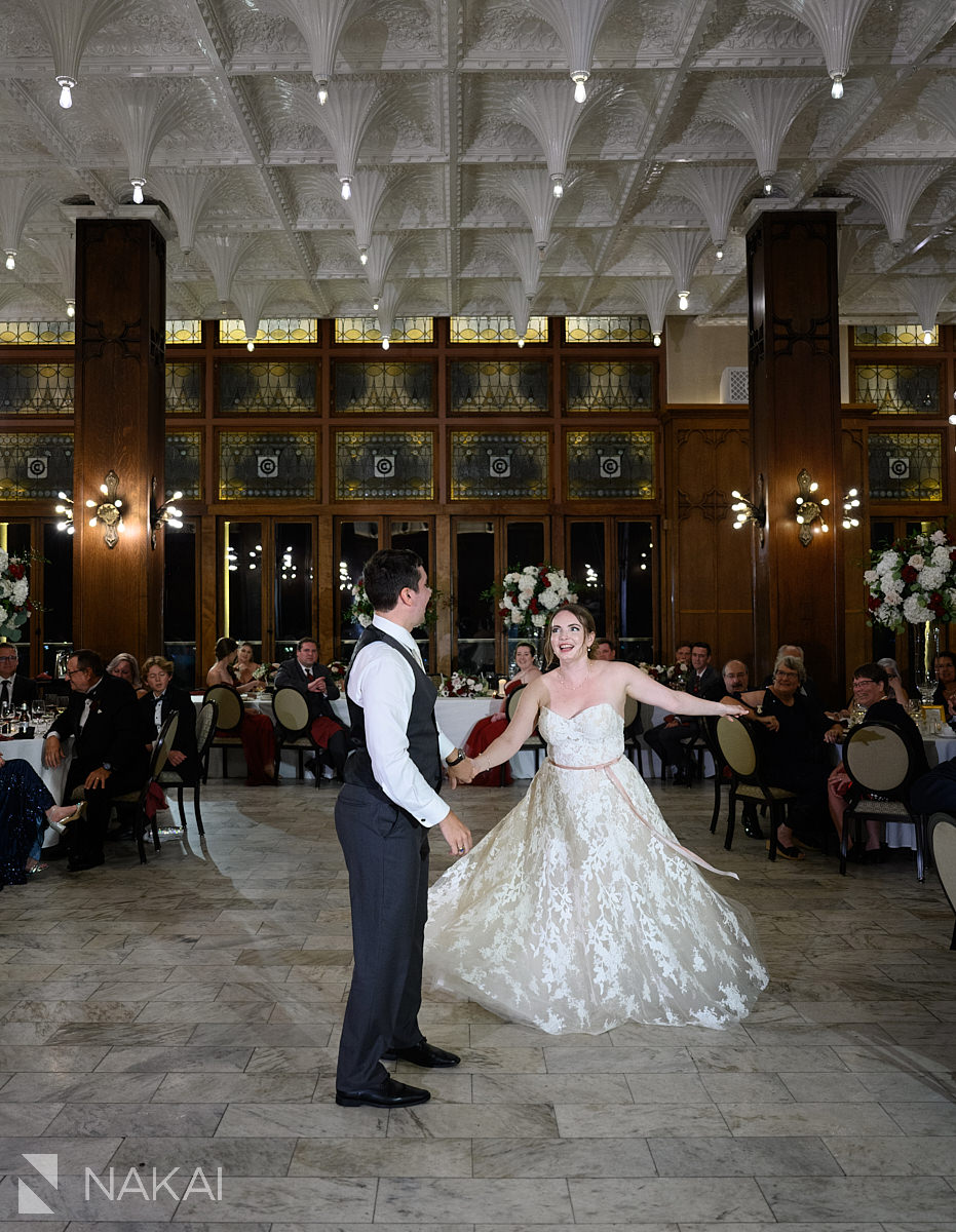 chicago athletic association wedding photos first dance