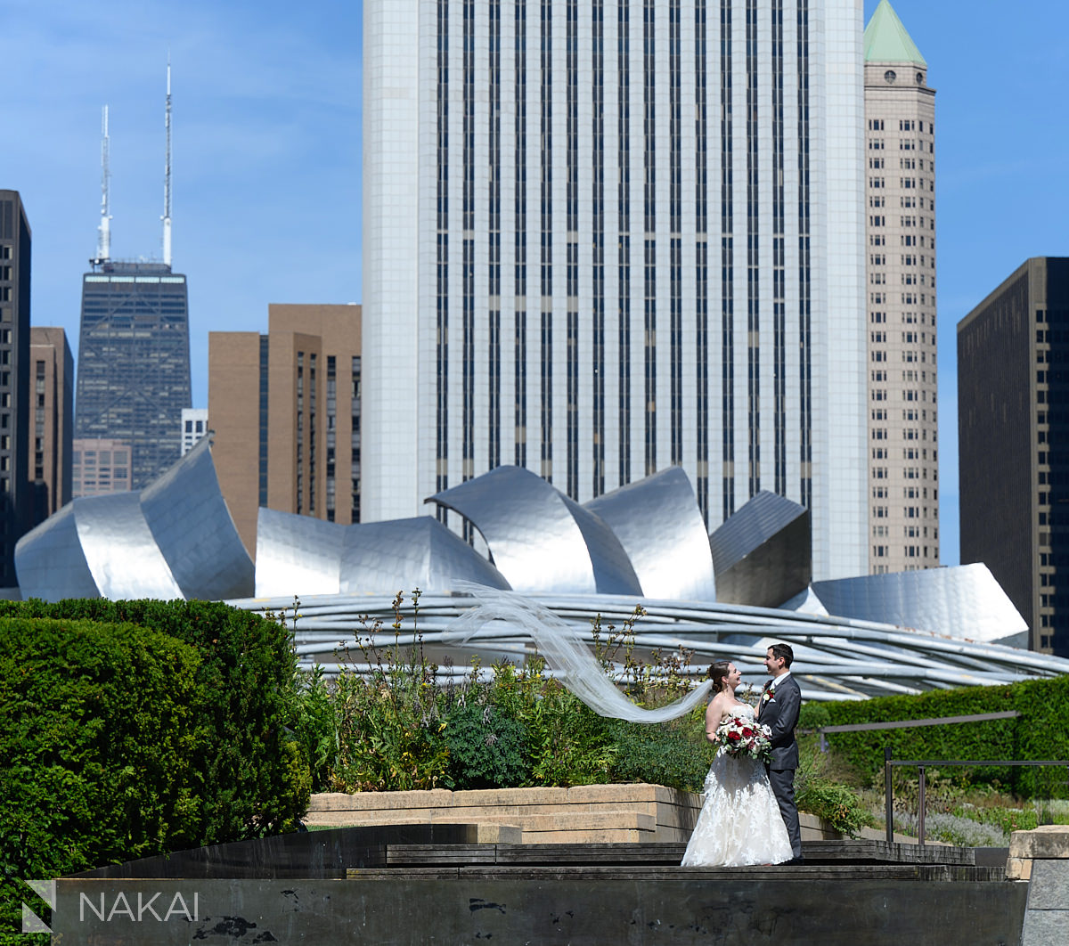 chicago millennium park wedding photos bride groom