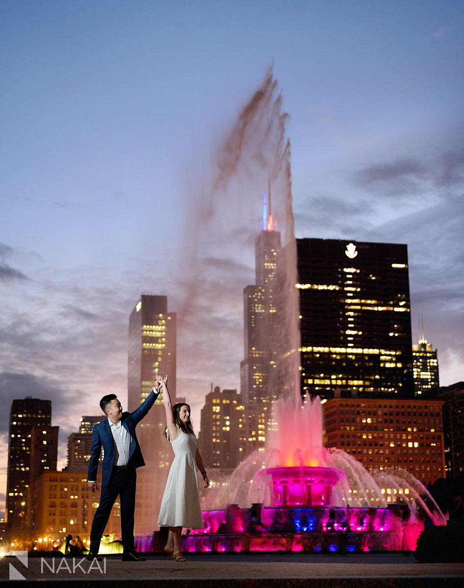 buckingham fountain chicago engagement photos night time