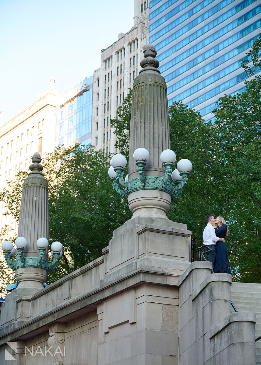 engagement photos chicago wacker drive stairs