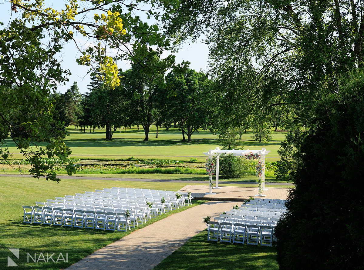 Ravinia Green Country Club Wedding ceremony decor details